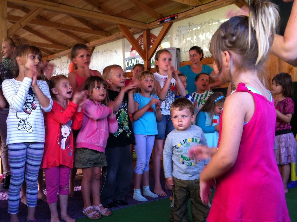 Dworek Karwia Wiosenna 8 Luaran gambar